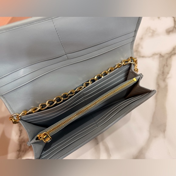 Miu Miu Matelasse Bifold Long Wallet Logo
Leather Cielo Blue - Picture 14 of 16